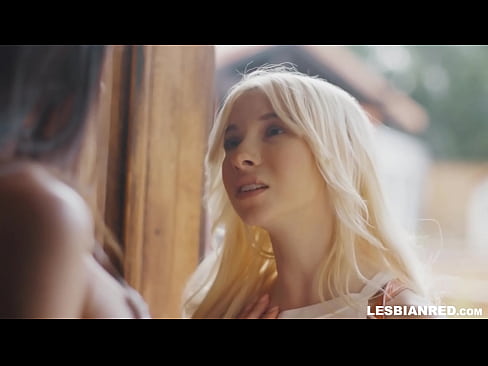❤️ Дівчина приходить додому через кілька місяців і в кінцевому підсумку їсть кицьку своєї мачухи Анальне порно у нас ☑
